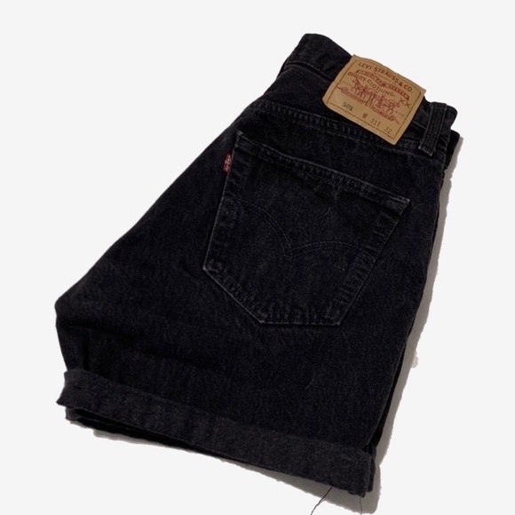 🌸 The Perfect High Waisted Levi Shorts 🌸 - Picture 1 of 3